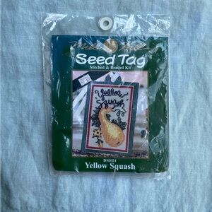 NWT Mill Hill Debbie Mumm DMST4 Yellow Squash seed tag cross stitch kit